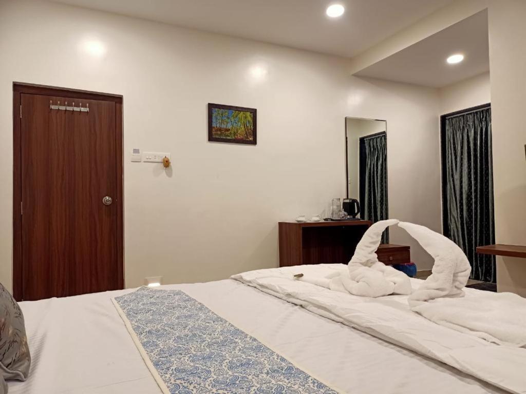 Srushti Sea Villa Resort Diveagar Luaran gambar